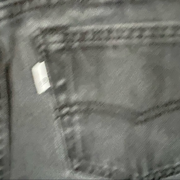 Levi’s Upcycled High Rise Raw Hem Crop Zipper Tuxedo Sides Denim Jeans - Picture 7 of 13